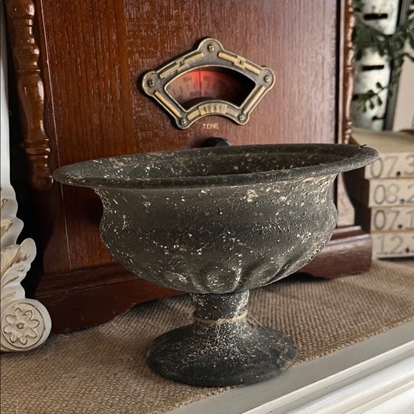 Black Vase - Picture 2 of 3